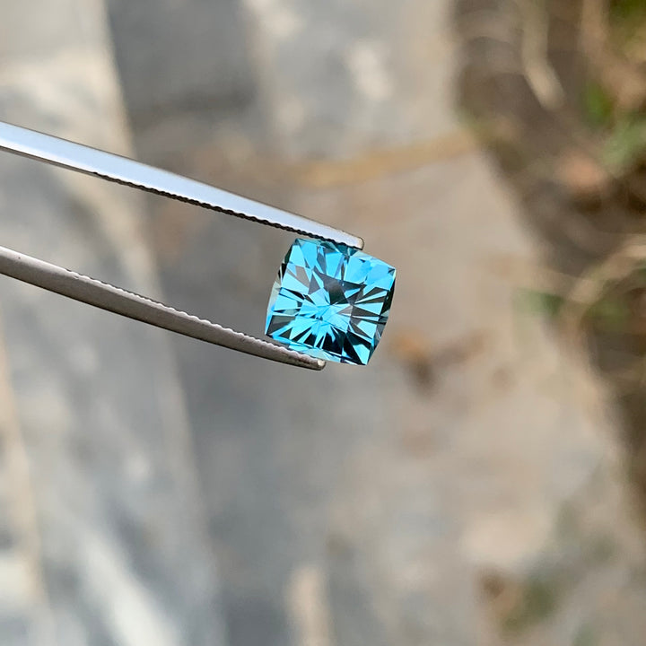 Alluring 3.45 Carats Faceted Fancy Cut London Blue Topaz