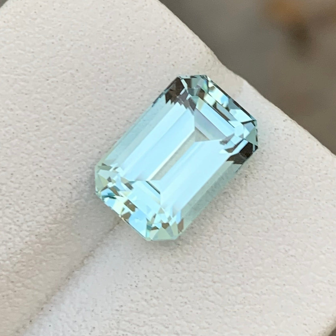 Beautiful 3.80 Carats Emerald Shape Faceted Aquamarine