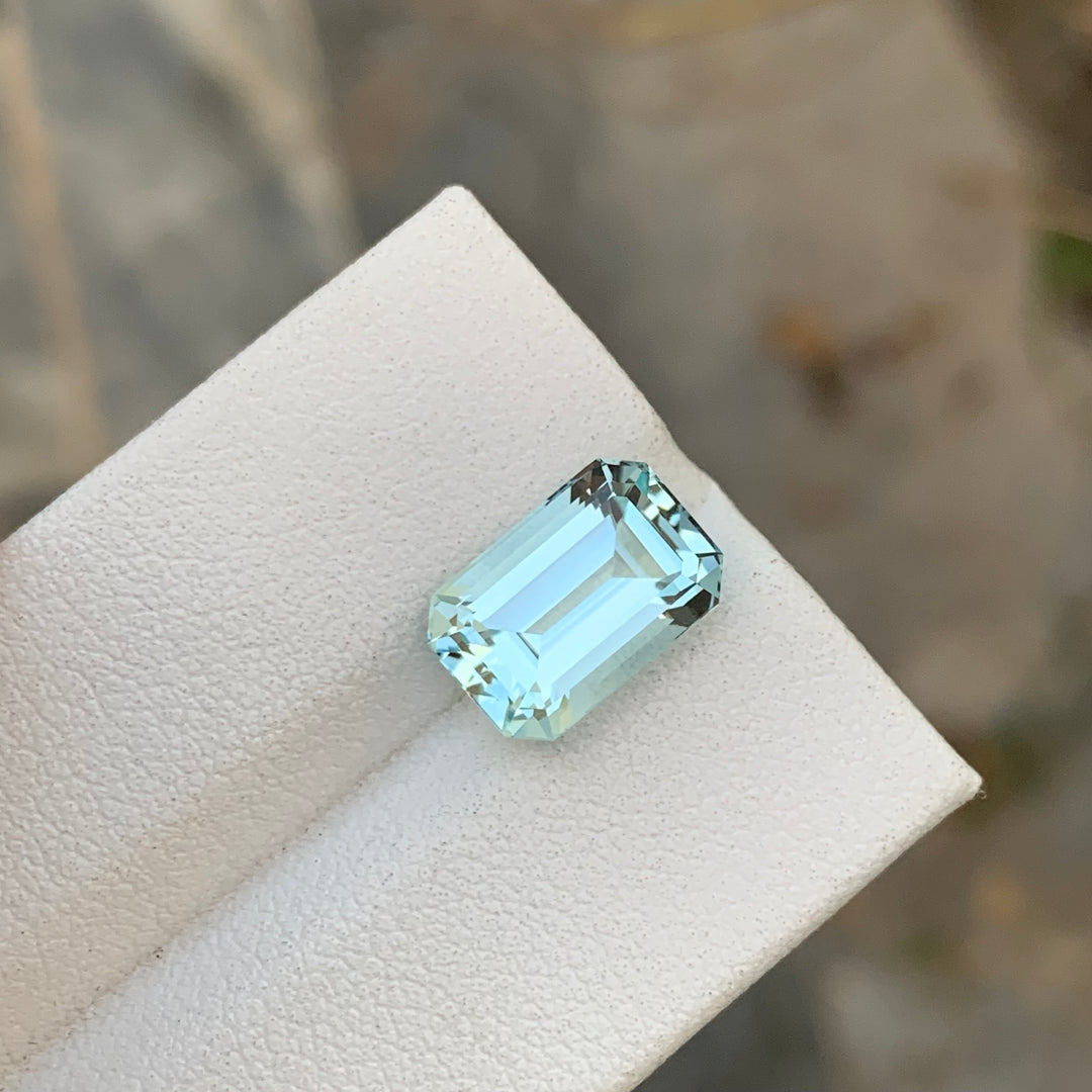 Beautiful 3.80 Carats Emerald Shape Faceted Aquamarine