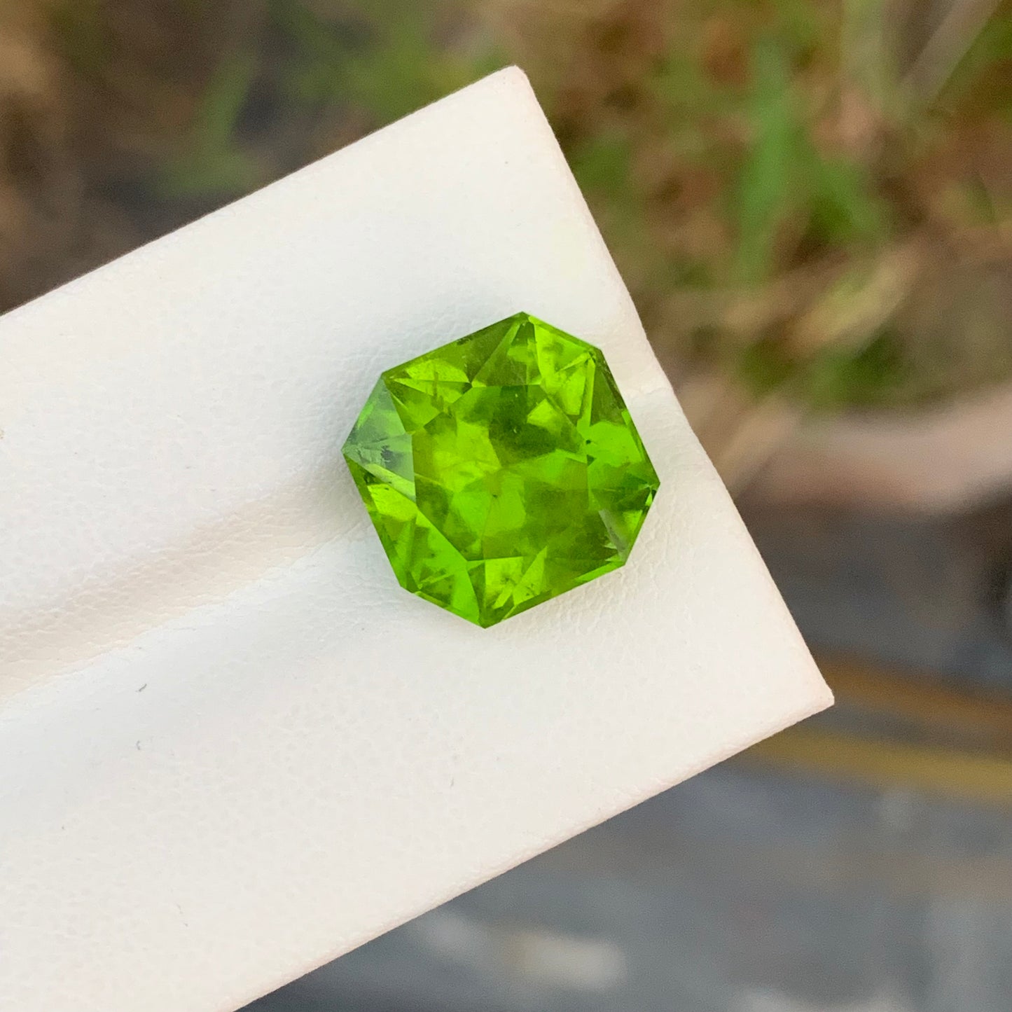 10.20 Carats Green Peridot Stone Octagon Shape Natural Pakistani Gemstone