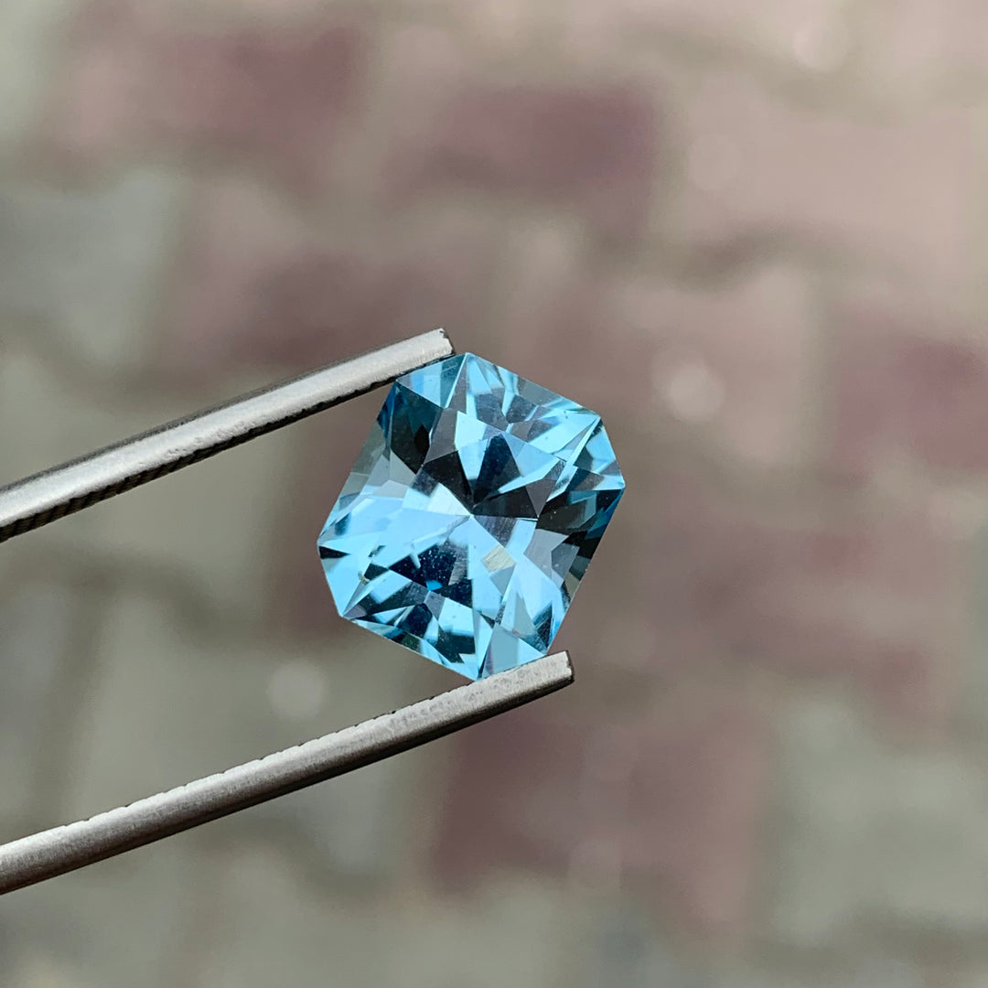 6.70 Carats Loose Emerald Shape Sky Blue Topaz