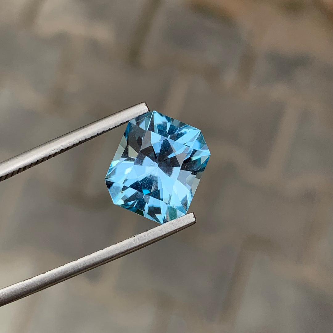 6.70 Carats Loose Emerald Shape Sky Blue Topaz