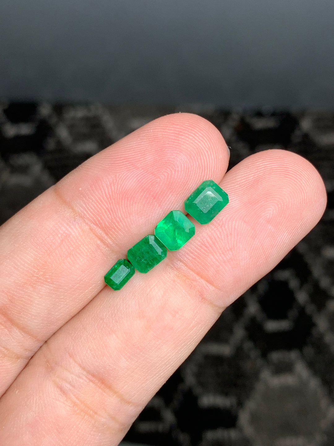 faceted emerald lot