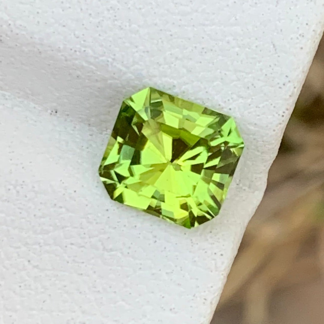 2.10 Carats Spectacular Emerald Shape Loose Apple Green Peridot
