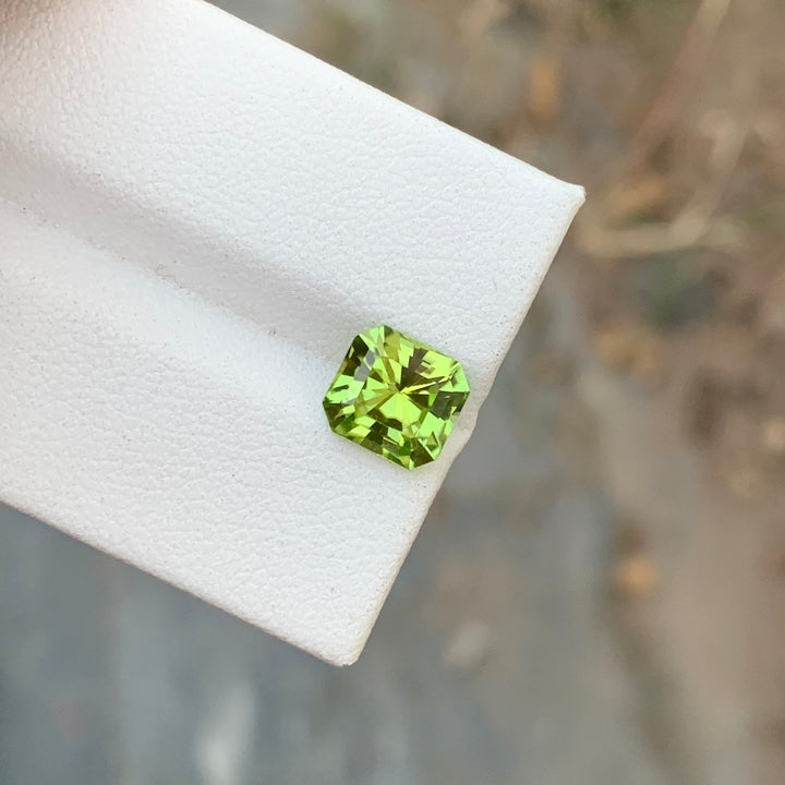 2.10 Carats Spectacular Emerald Shape Loose Apple Green Peridot