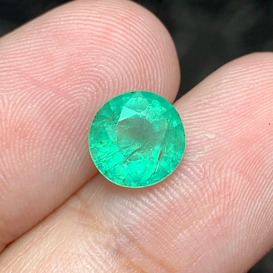 round shape emerald