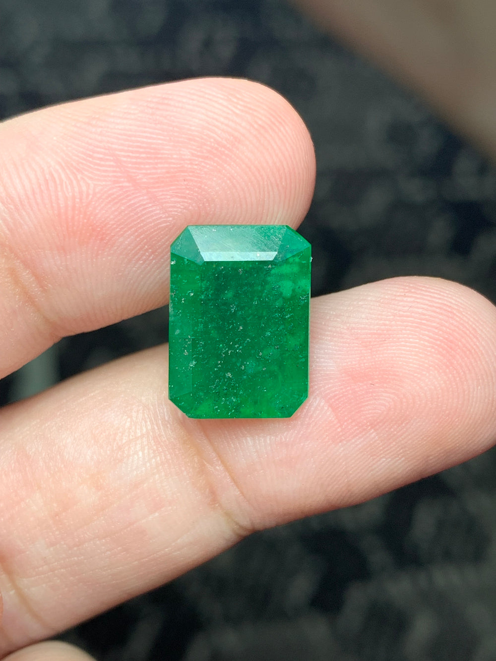 loose emerald