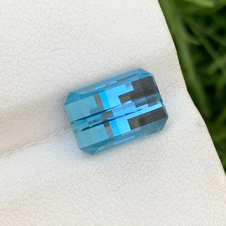 Exquisite 5.95 Carats Faceted Pixel Cut London Blue Topaz