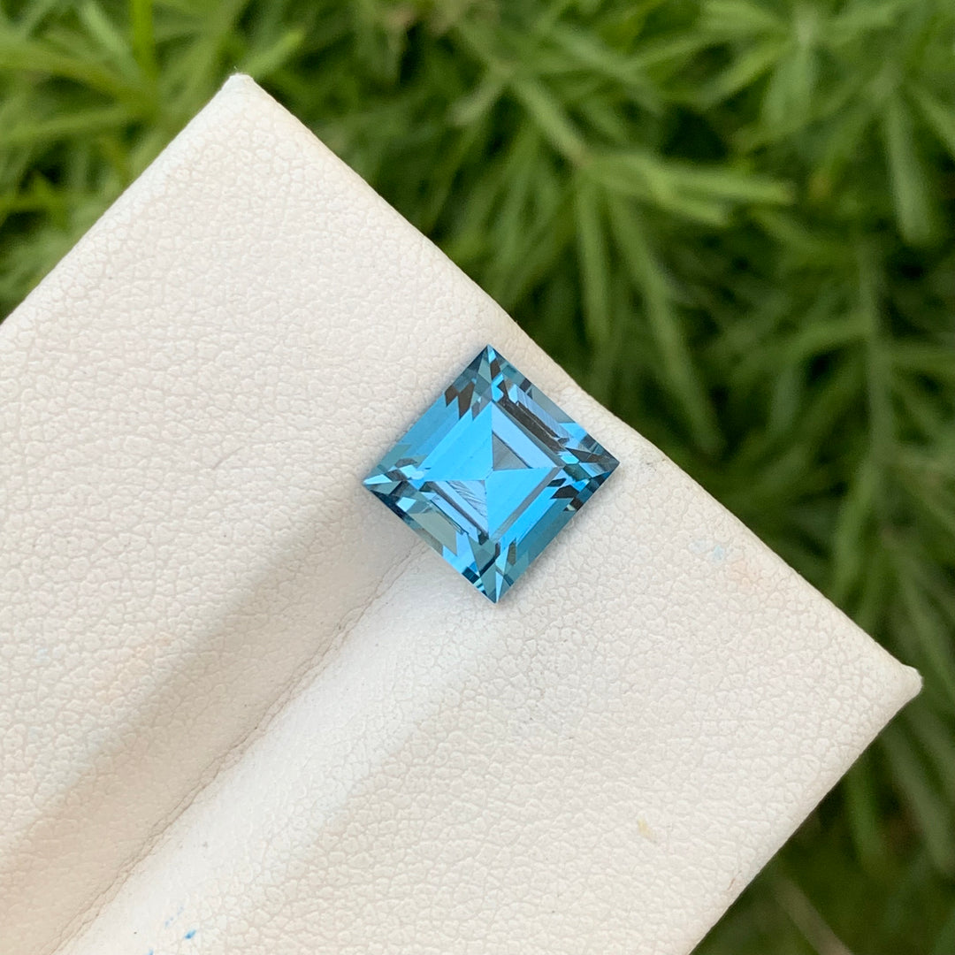 3.65 Carats Mesmerizing Loose Baguette Shape London Blue Topaz