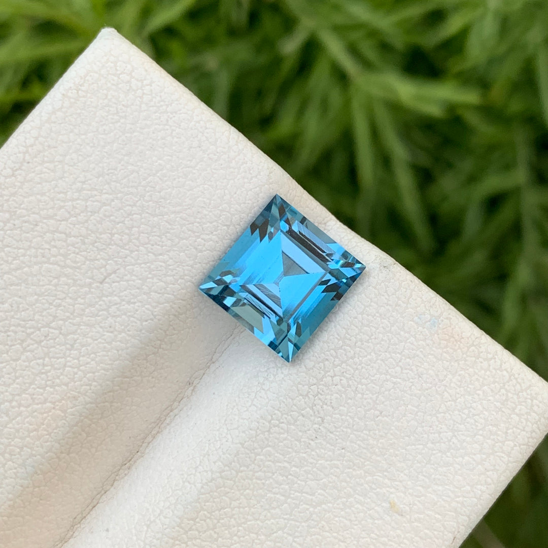 3.65 Carats Mesmerizing Loose Baguette Shape London Blue Topaz