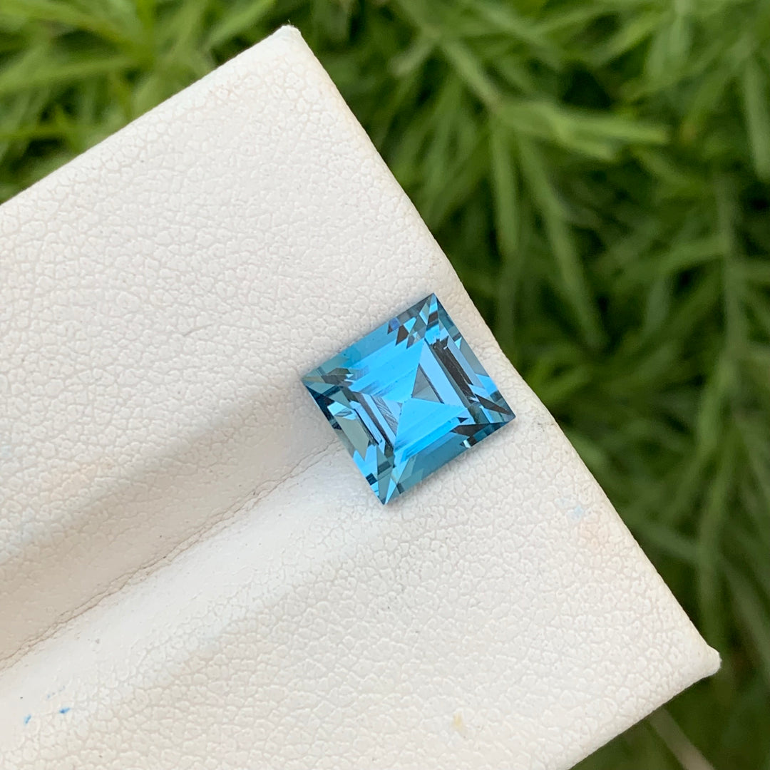 3.65 Carats Mesmerizing Loose Baguette Shape London Blue Topaz