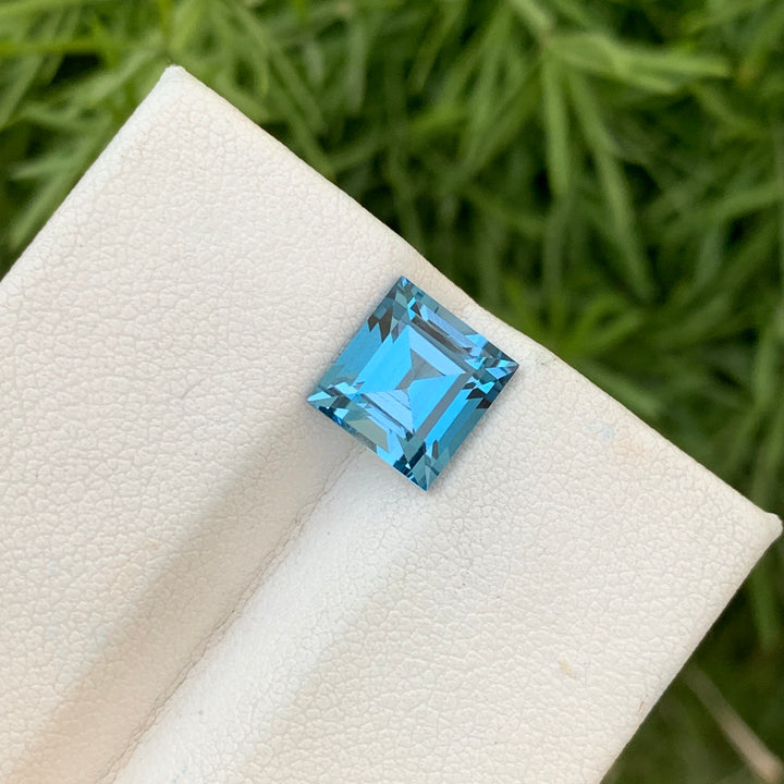 3.65 Carats Mesmerizing Loose Baguette Shape London Blue Topaz