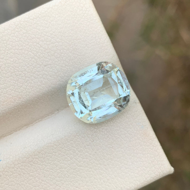 5.80 Carats Lovely Faceted Oval Shape Aquamarine Gemstone