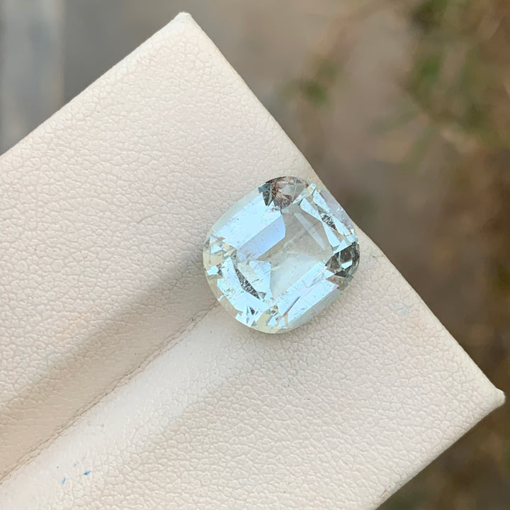 5.80 Carats Lovely Faceted Oval Shape Aquamarine Gemstone