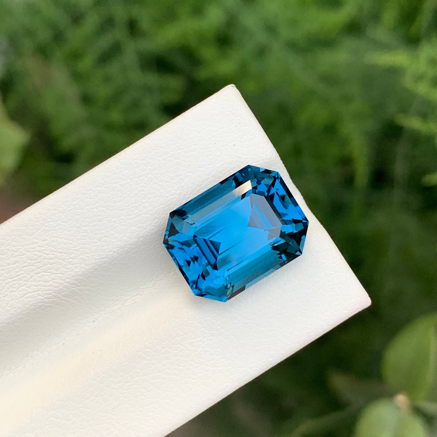 14.25 Carats London Blue Topaz Stone Emerald Cut Natural Brazilian Gemstone