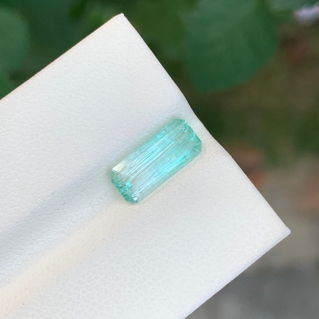 1.60 Carats Loose Green Emerald Beryl