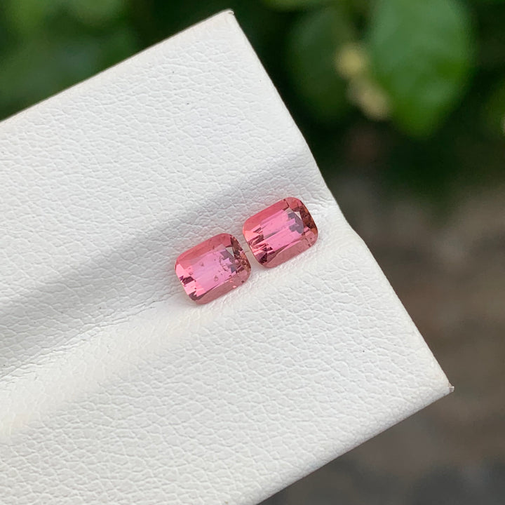 1.35 Carats Faceted Pink Tourmaline Gemstones Pair