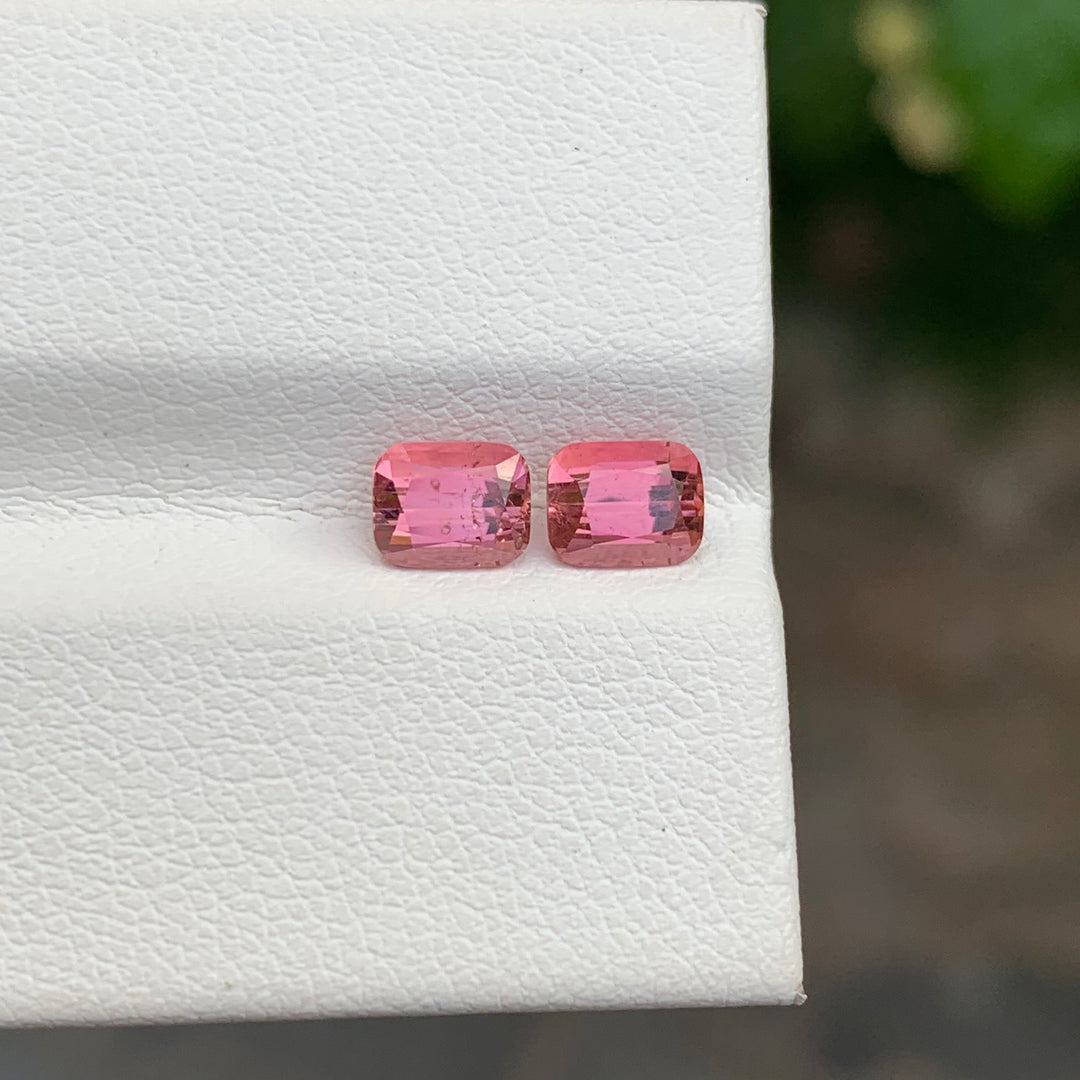 1.35 Carats Faceted Pink Tourmaline Gemstones Pair