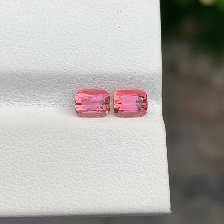 1.35 Carats Faceted Pink Tourmaline Gemstones Pair