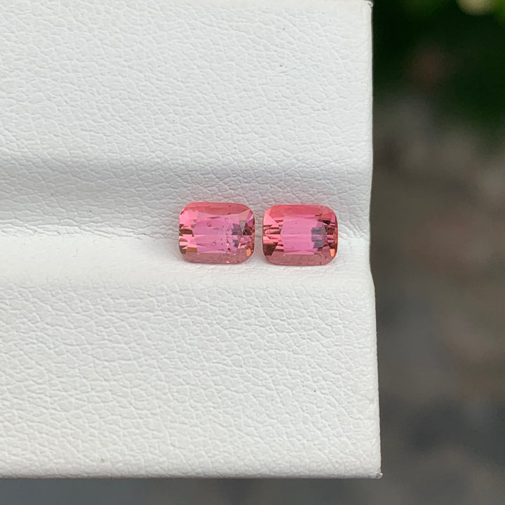 1.35 Carats Faceted Pink Tourmaline Gemstones Pair