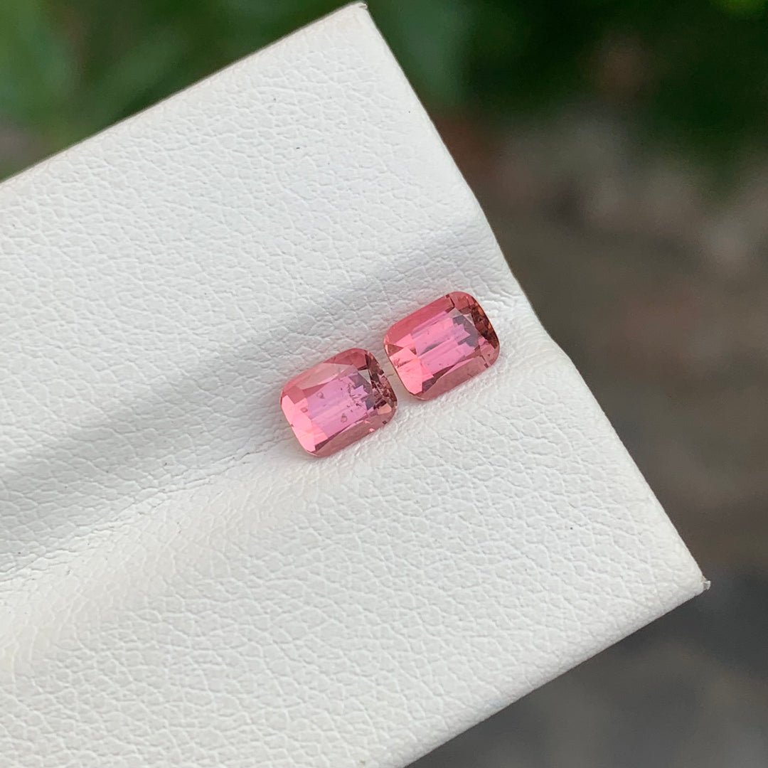 1.35 Carats Faceted Pink Tourmaline Gemstones Pair