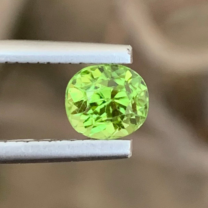 Tremendous 1.00 Carats Faceted Oval Shape Peridot Gemstone