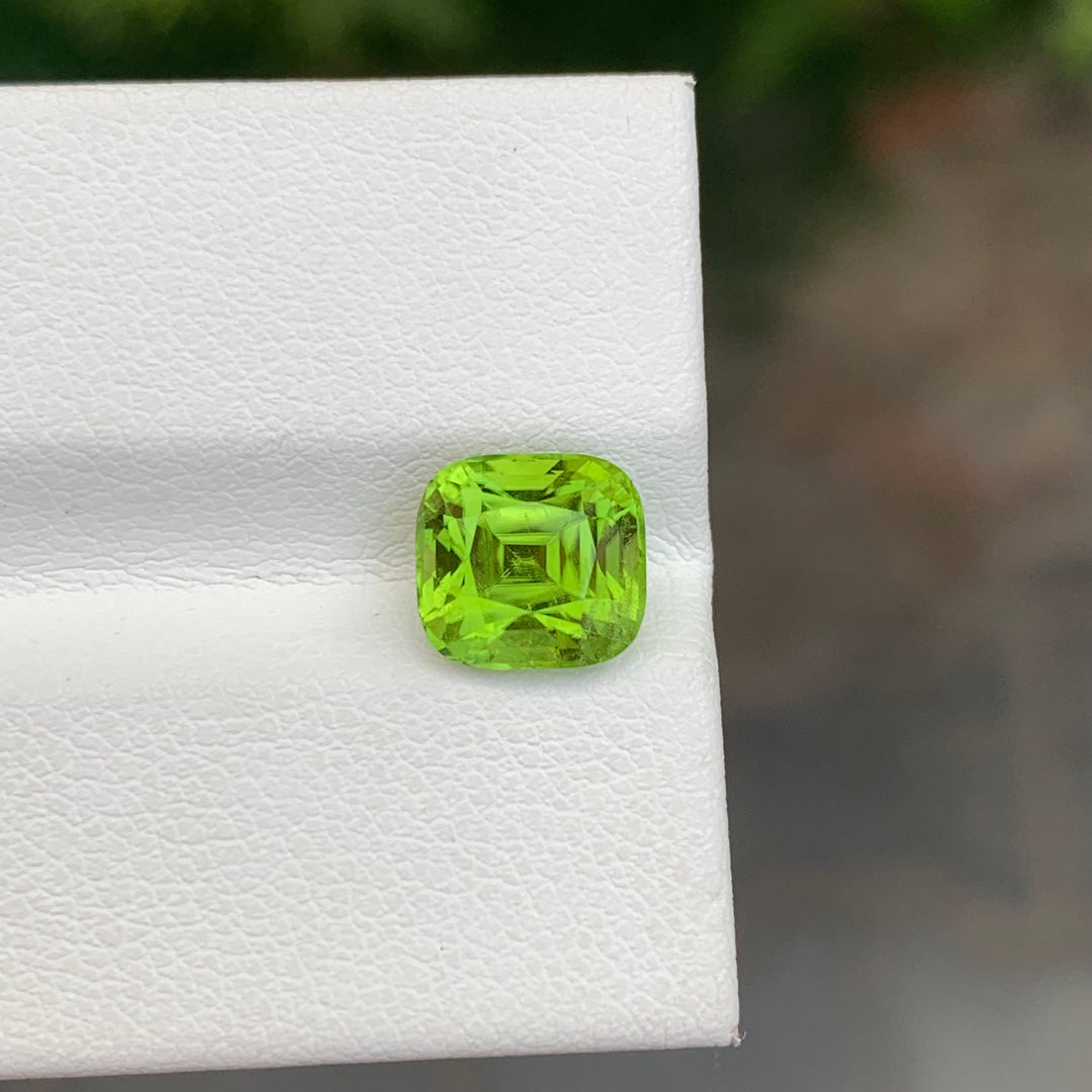 2.75 Carats Cushion Cut Faceted Peridot