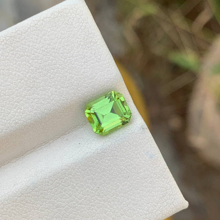 1.95 Carats Gorgeous Natural Faceted Emerald Shape Apple Green Peridot