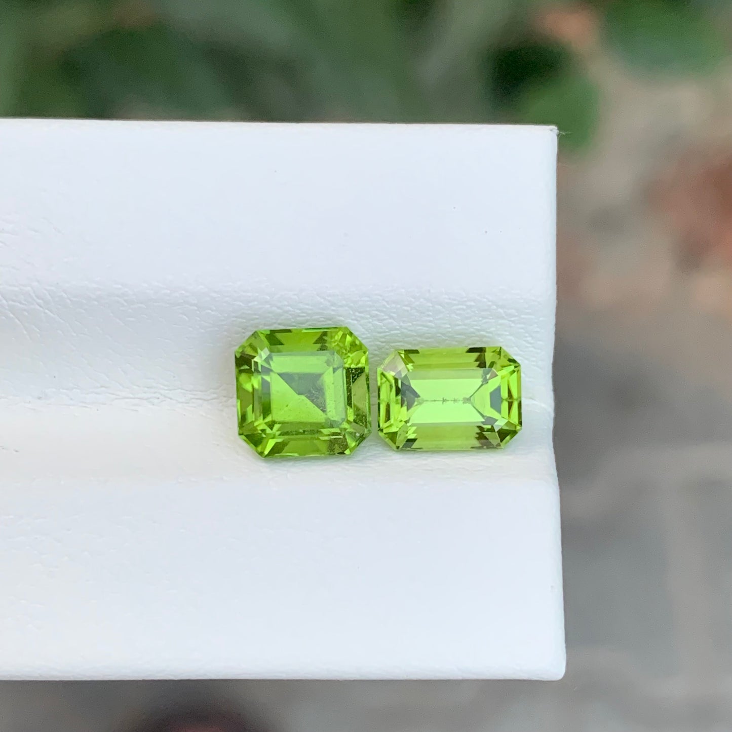 3.75 Carats Loose Green Peridot Pieces Pakistani Gemstones