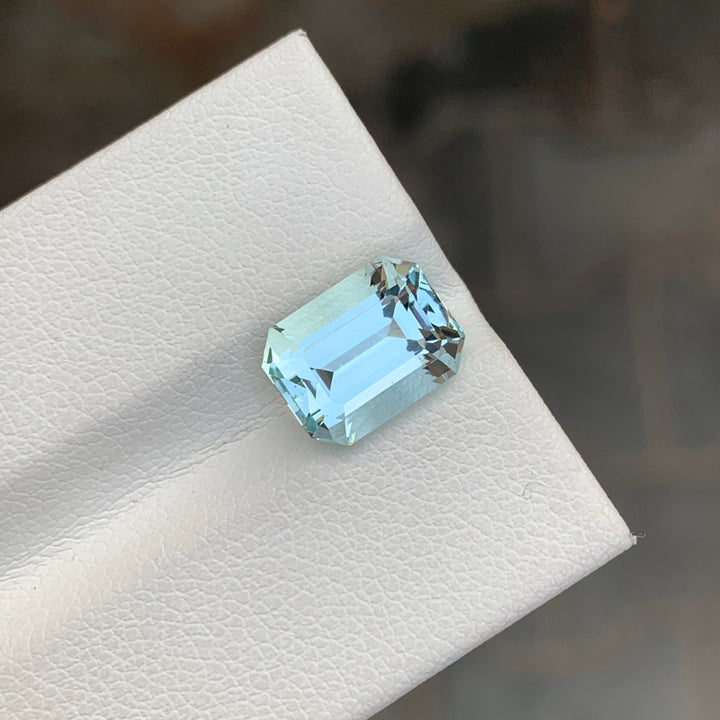 3.20 Carats Emerald Cut Faceted Aquamarine Gemstone