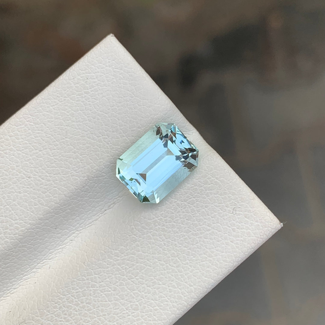 3.20 Carats Emerald Cut Faceted Aquamarine Gemstone