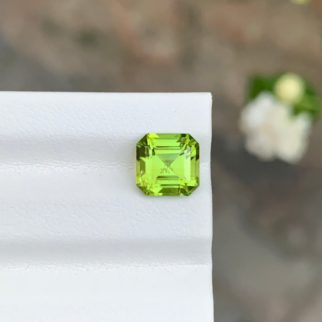 2.10 Carats Square Shape Loose Peridot Gemstone