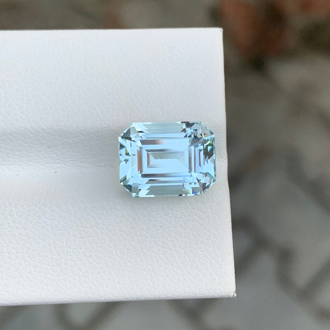 5.80 Carats Emerald Shape Faceted Aquamarine