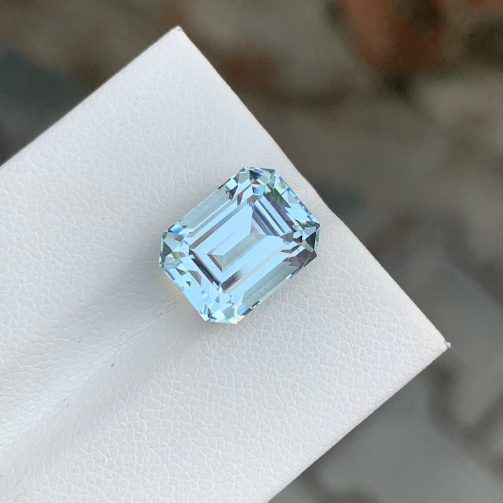 5.80 Carats Emerald Shape Faceted Aquamarine