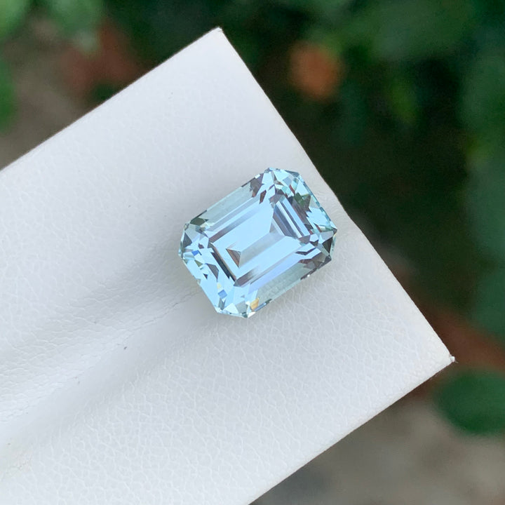 5.80 Carats Emerald Shape Faceted Aquamarine