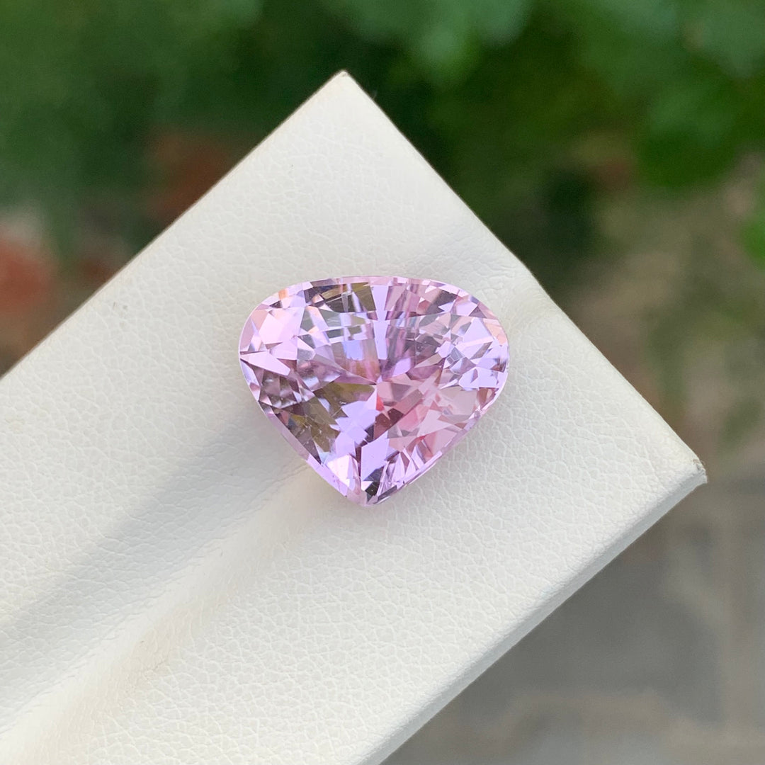 12.75 Carats Heart Shape Faceted Kunzite