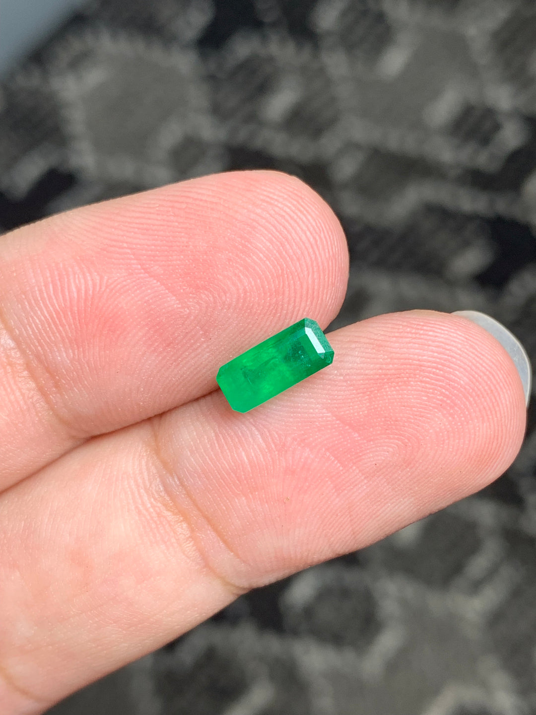 1.00 Carats Faceted Swat Emerald Gemstone