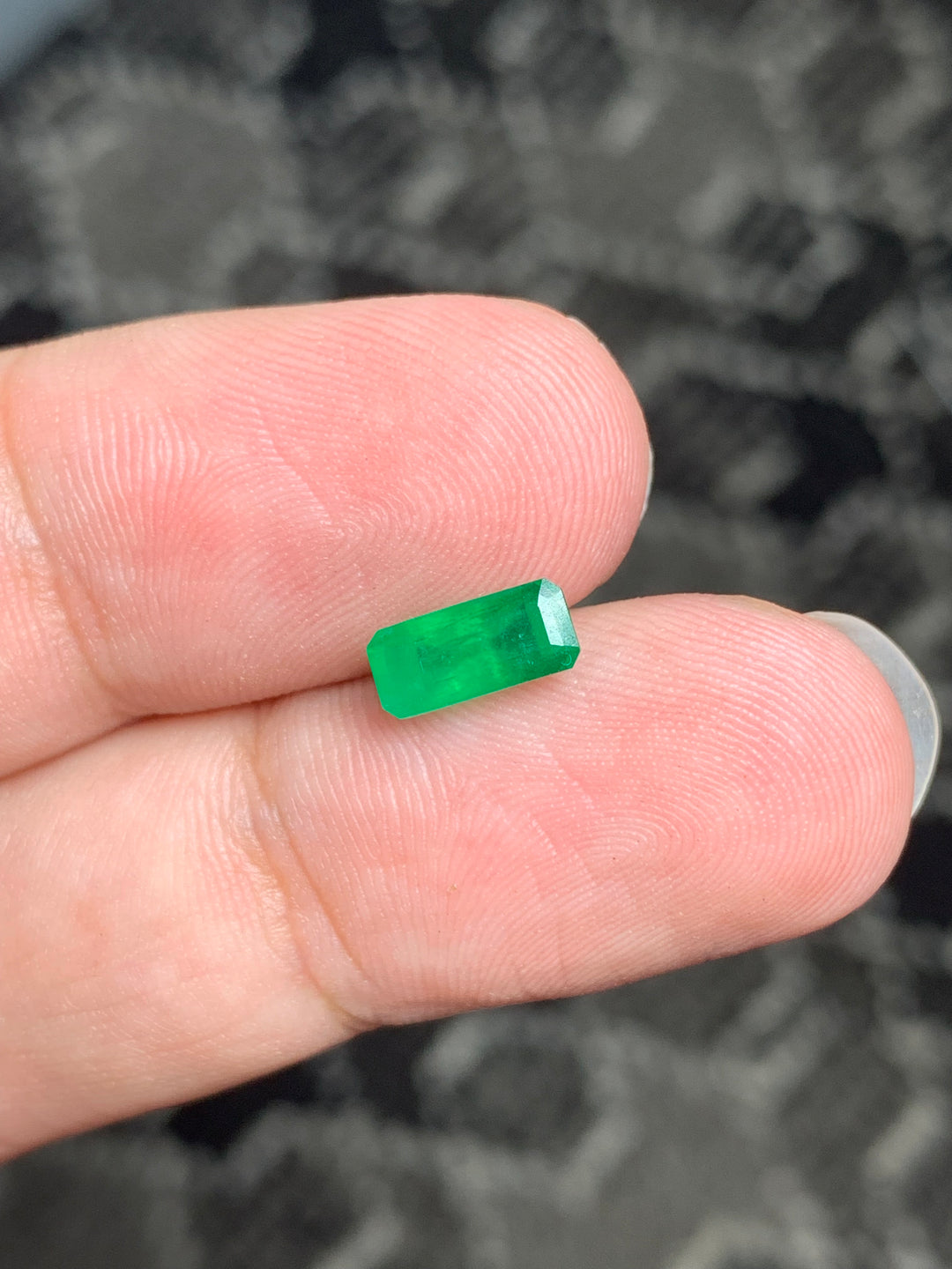 1.00 Carats Faceted Swat Emerald Gemstone