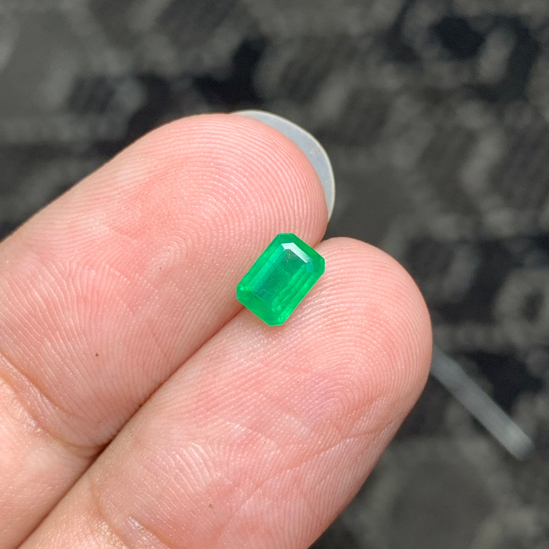 0.50 Carats Faceted Emerald Gemstone