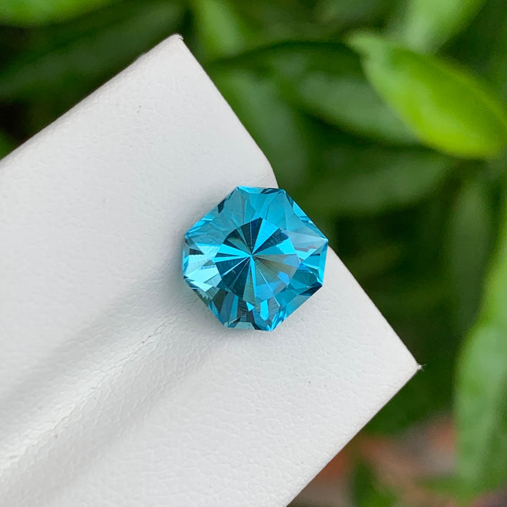 4.45 Carats Faceted Square Shape Blue Topaz