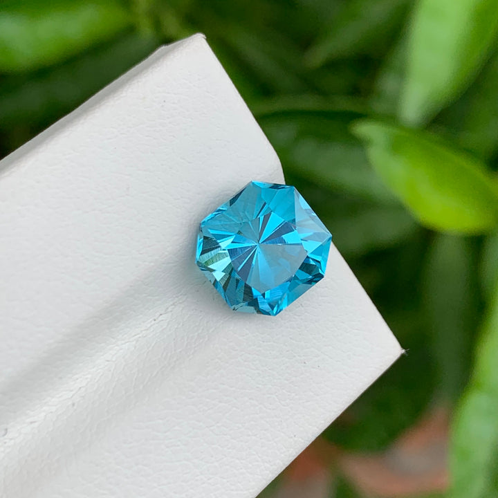 4.45 Carats Faceted Square Shape Blue Topaz