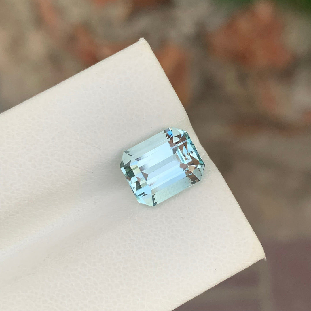 4.05 Carats Emerald Shape Loose Aquamarine