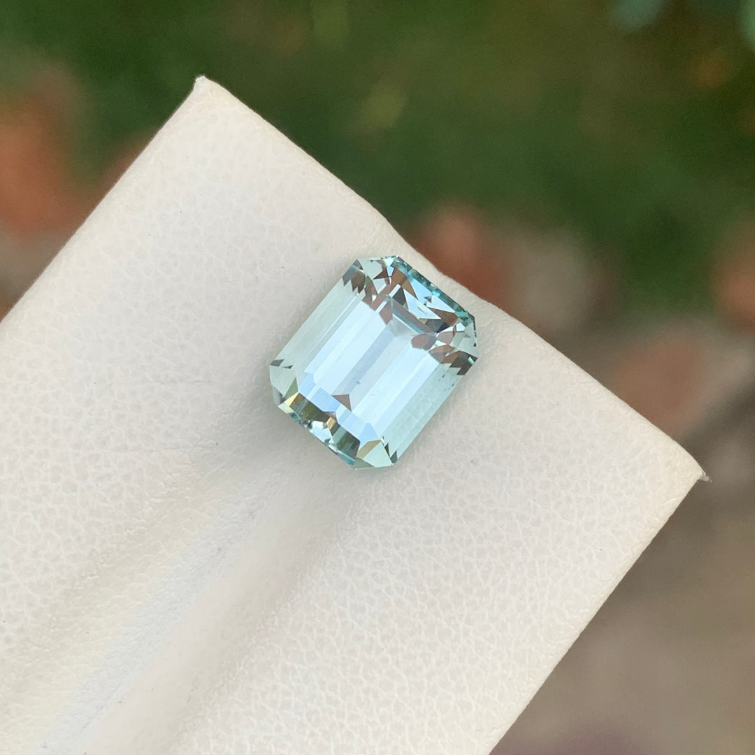 4.05 Carats Emerald Shape Loose Aquamarine