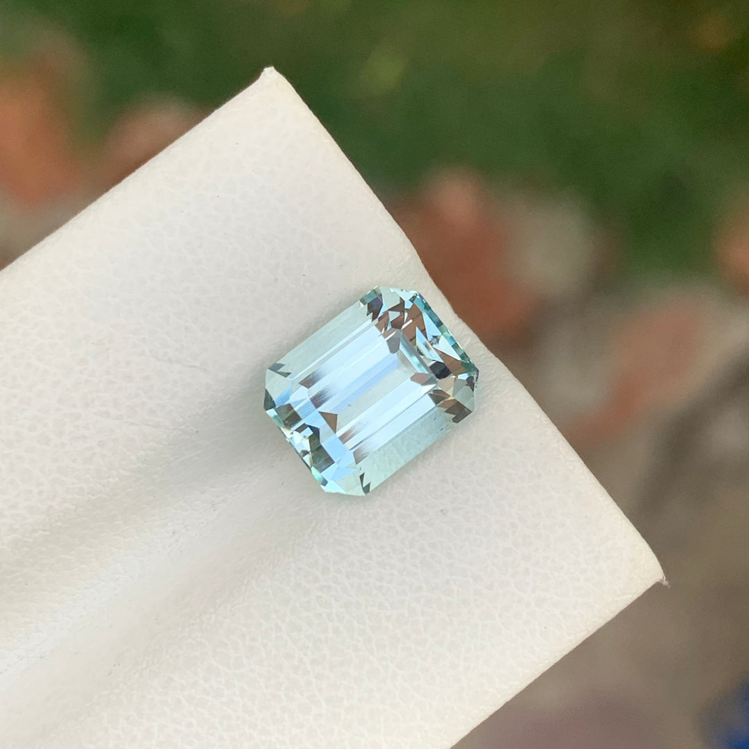 4.05 Carats Emerald Shape Loose Aquamarine