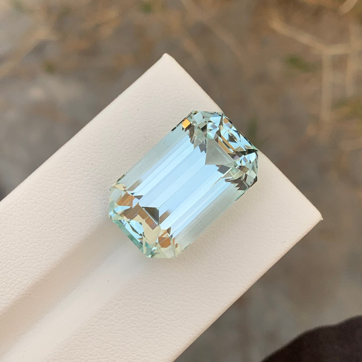 Pretty 26.75 Carats Faceted Emerald Shape Aquamarine