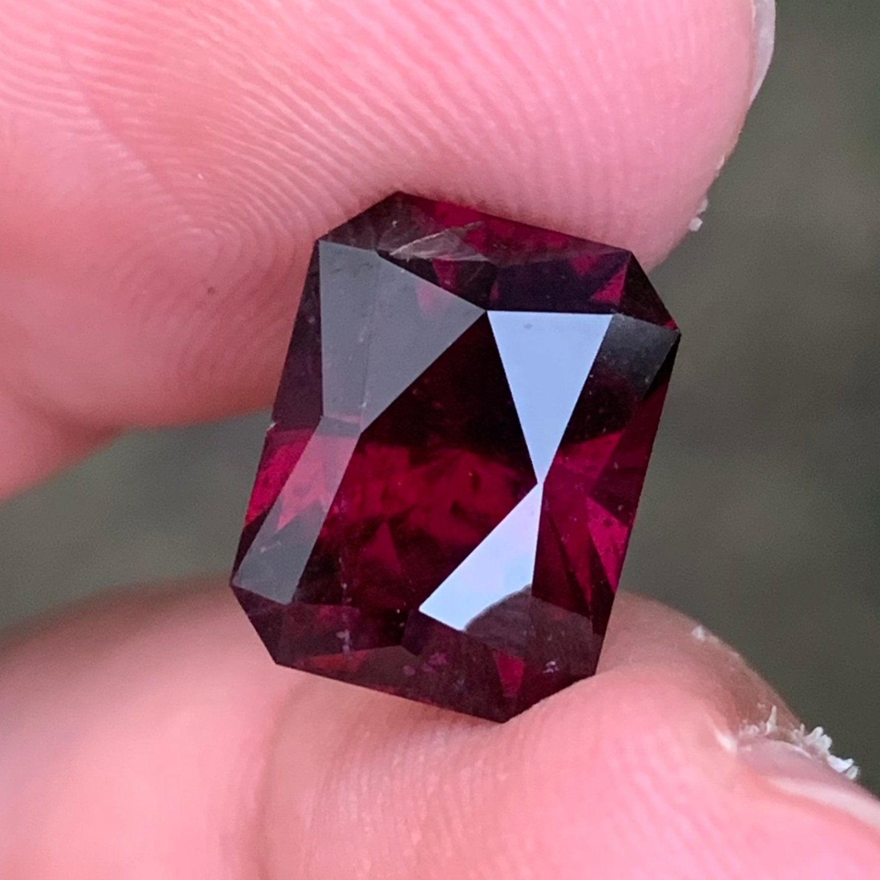 loose garnet