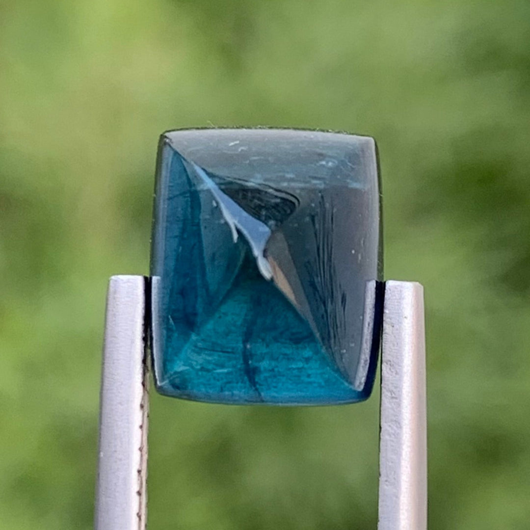 Magnificent 5.65 Carats Faceted Indicolite Tourmaline Sugarloaf Cabochon