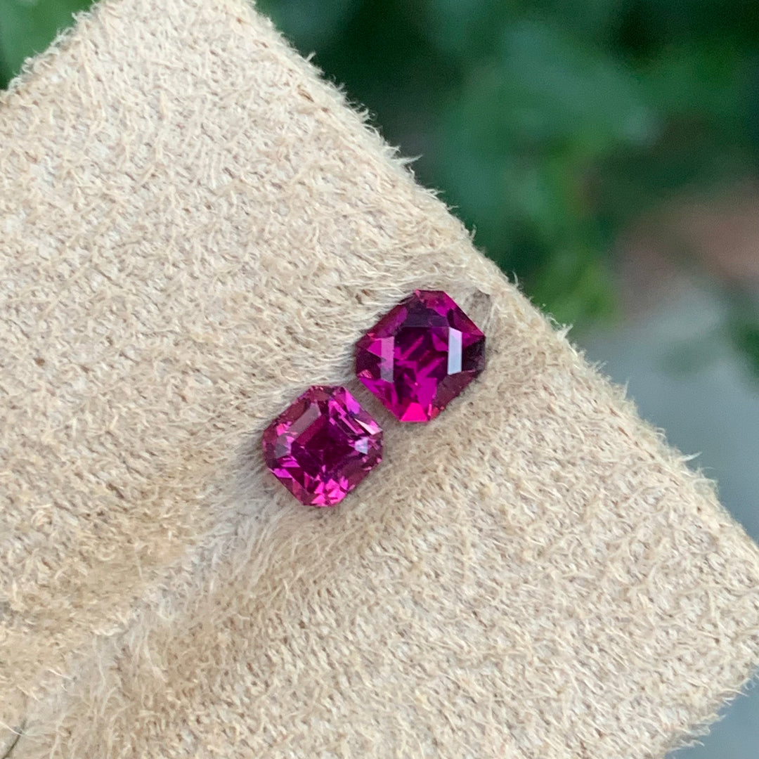 1.70 Carats Loose Pink Rhodolite Garnet Pieces