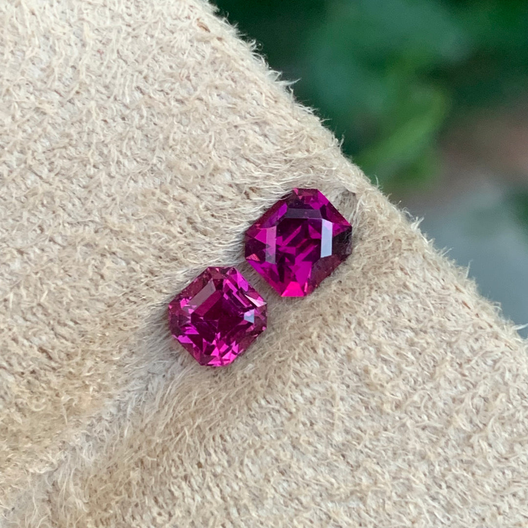 1.70 Carats Loose Pink Rhodolite Garnet Pieces