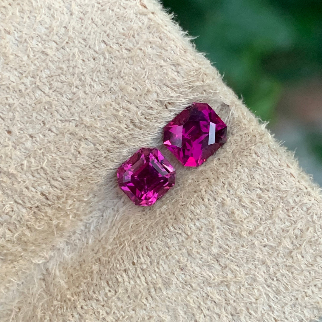 1.70 Carats Loose Pink Rhodolite Garnet Pieces